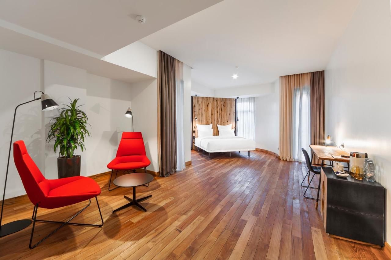 Отель Shota @ Rustaveli Boutique Hotel Тбилиси-20