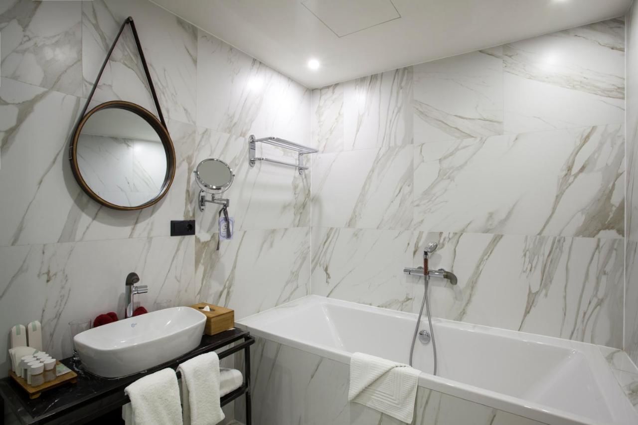 Отель Shota @ Rustaveli Boutique Hotel Тбилиси-27