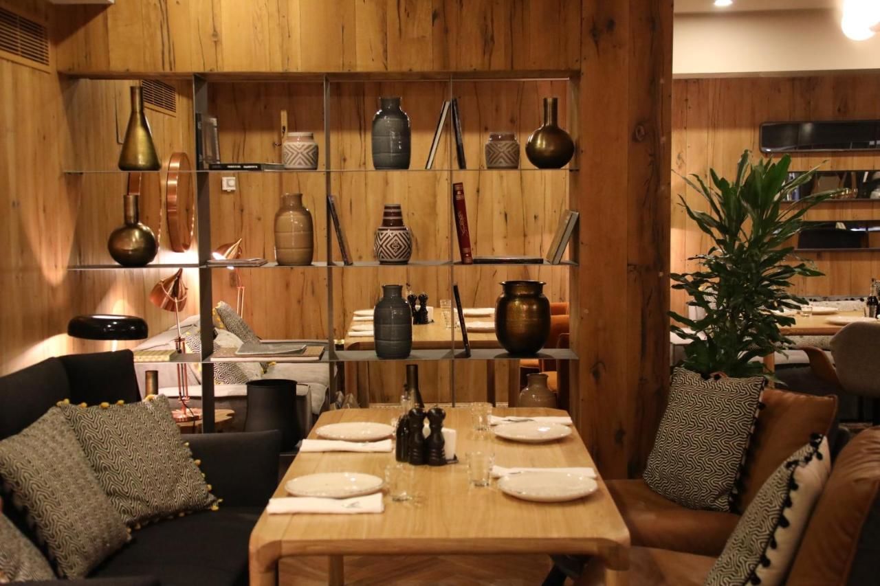 Отель Shota @ Rustaveli Boutique Hotel Тбилиси-29