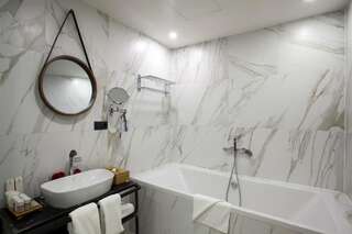 Отель Shota @ Rustaveli Boutique Hotel Тбилиси Люкс-4